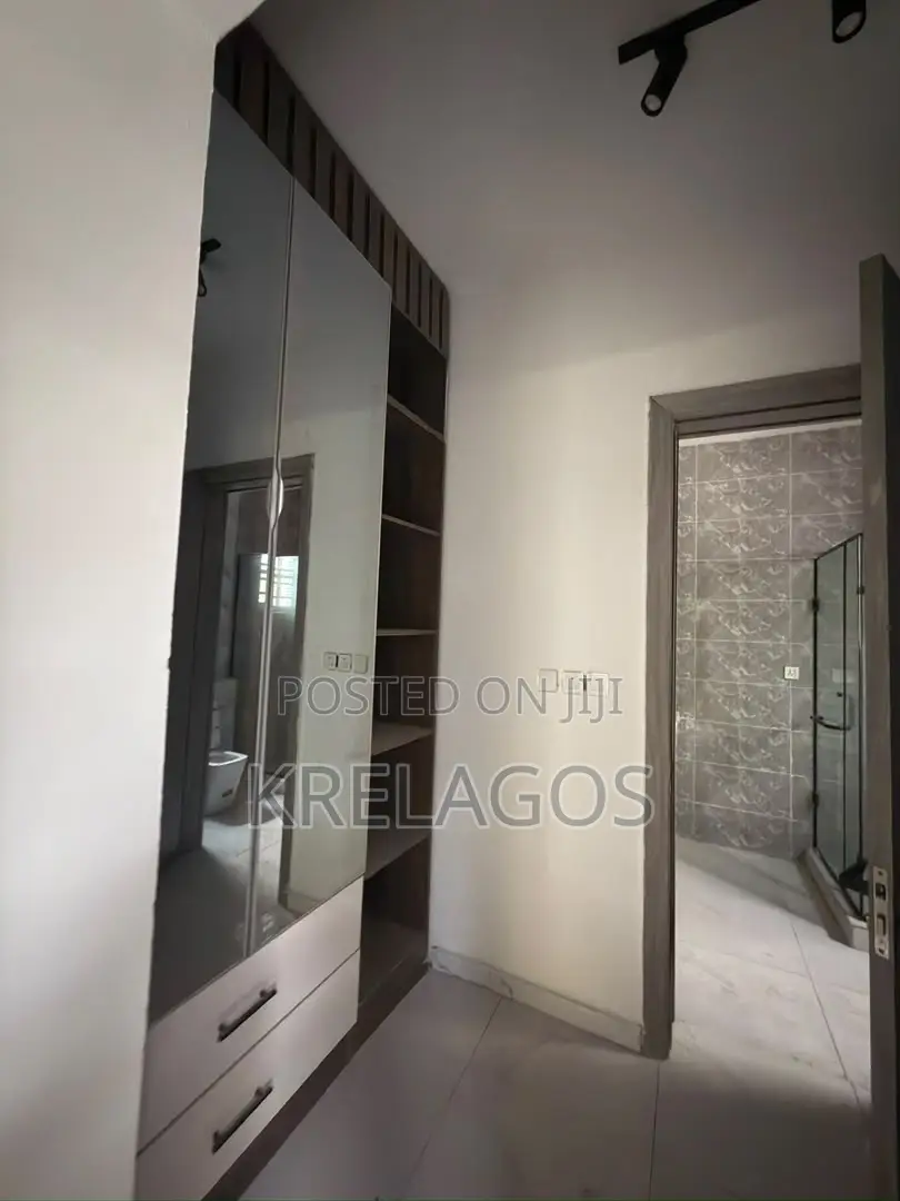 5bdrm Duplex in Ikate for sale