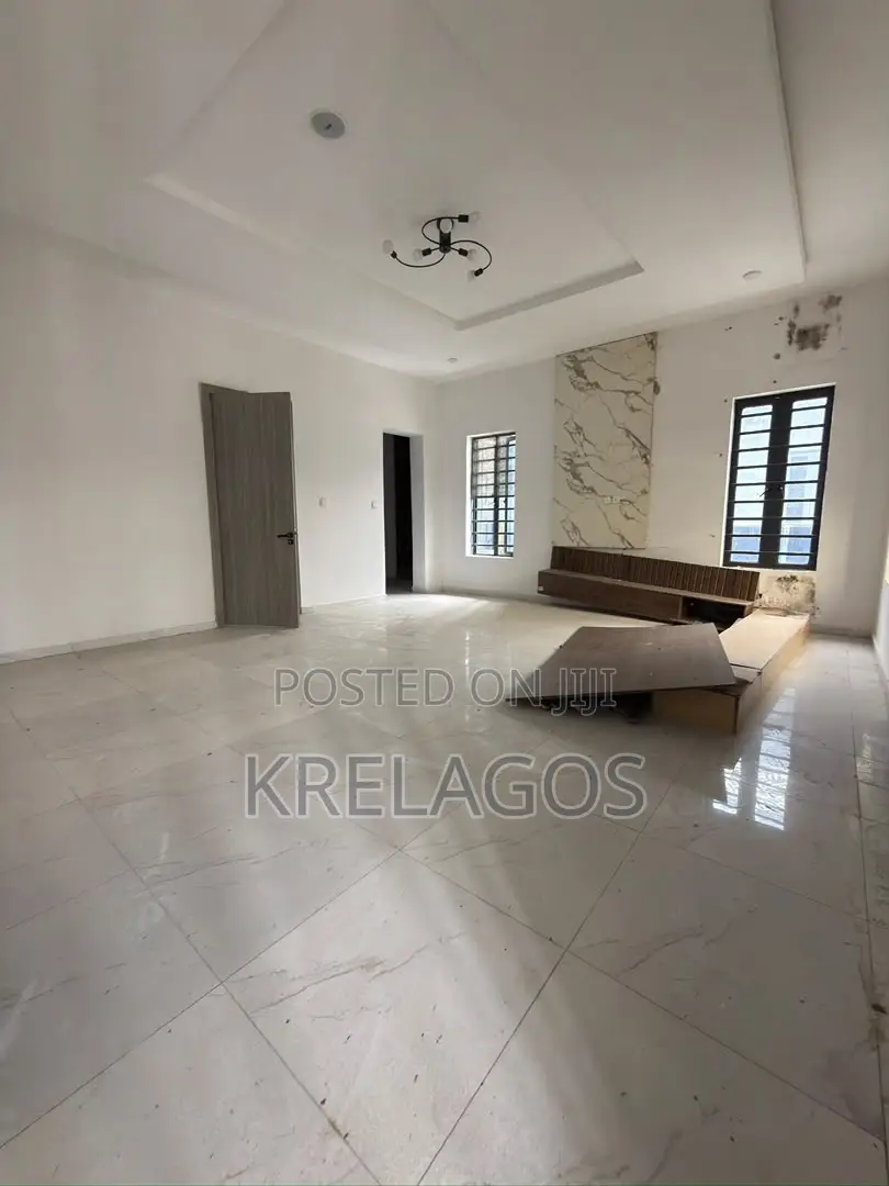 5bdrm Duplex in Ikate for sale