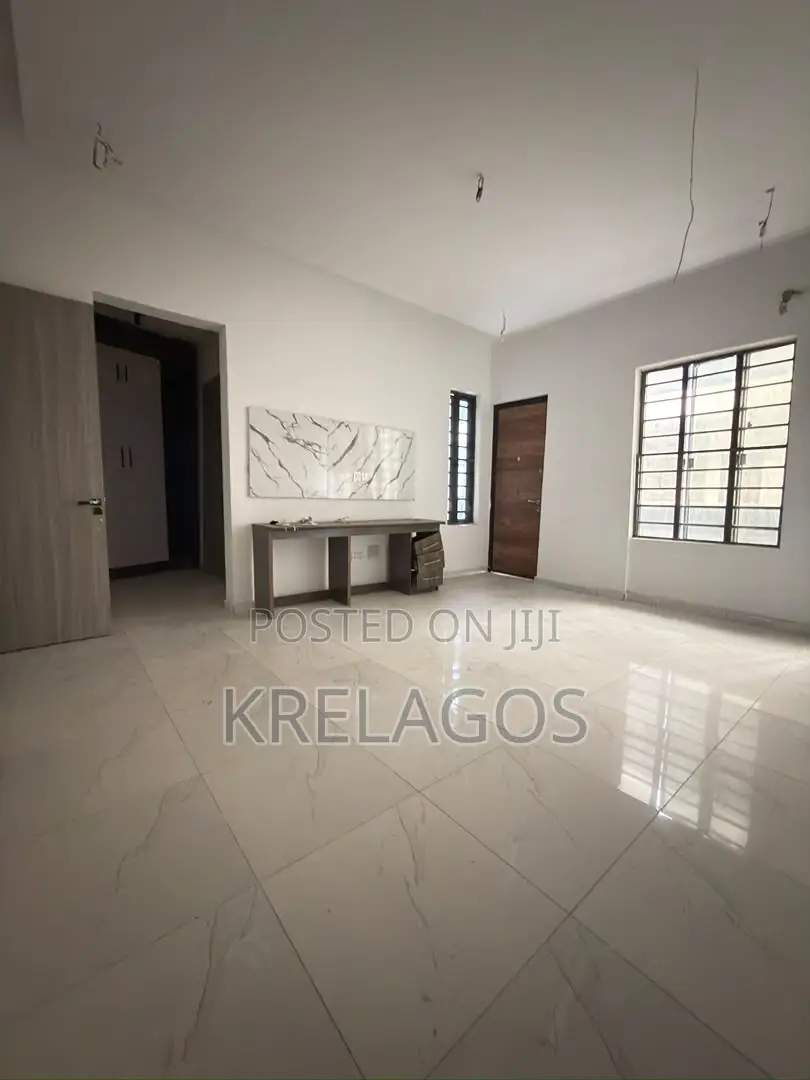 5bdrm Duplex in Ikate for sale