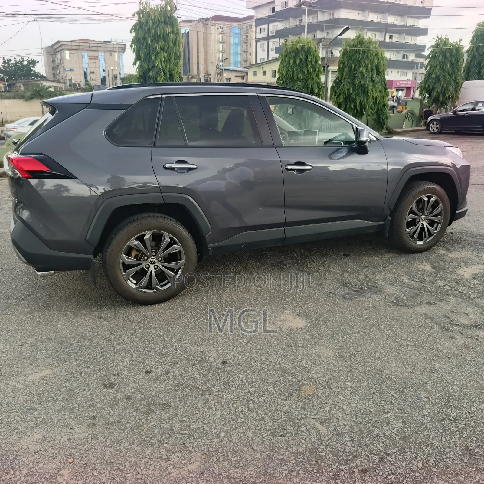 Toyota RAV4 2025 Gray
