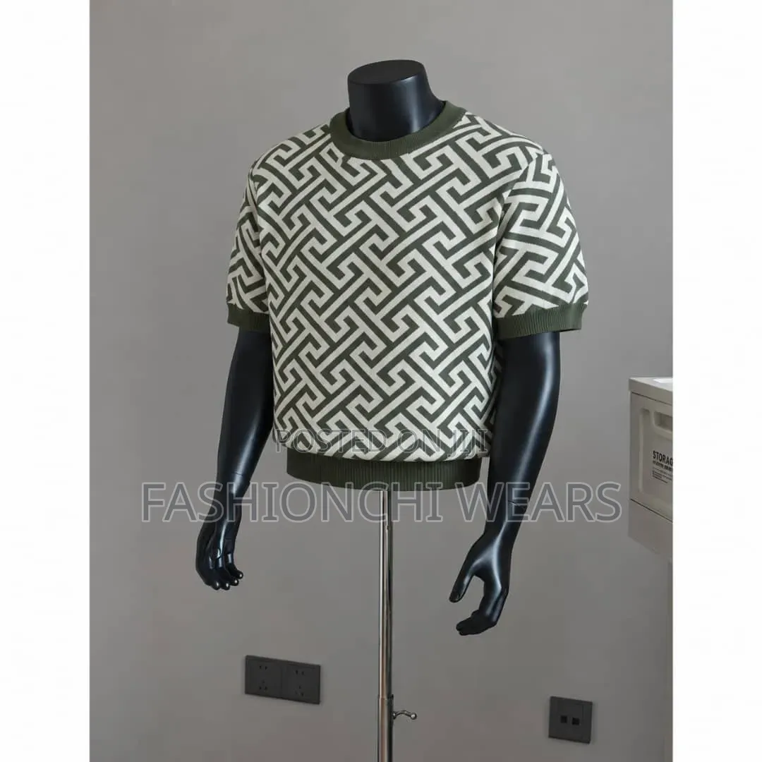 High Quality Men's Round Neck T-Shirt