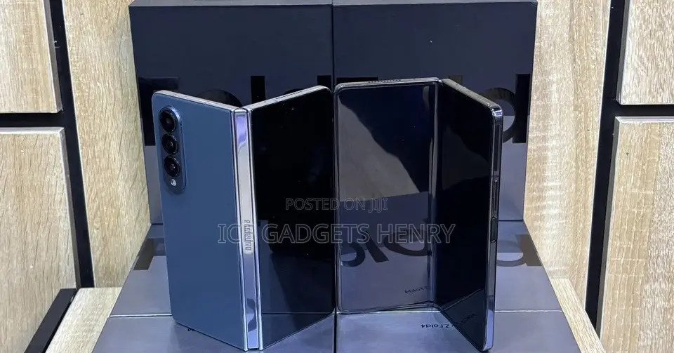 New Samsung Galaxy Z Fold4 256 GB