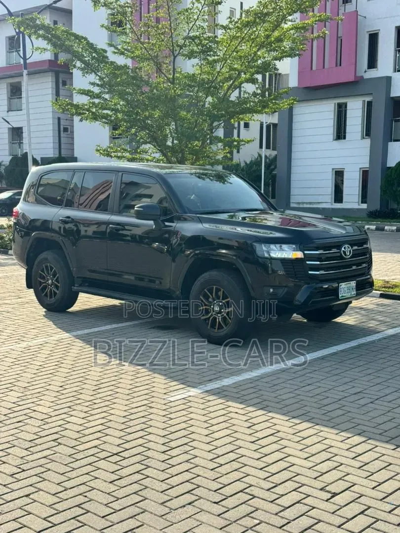 Toyota Land Cruiser 2025 Black