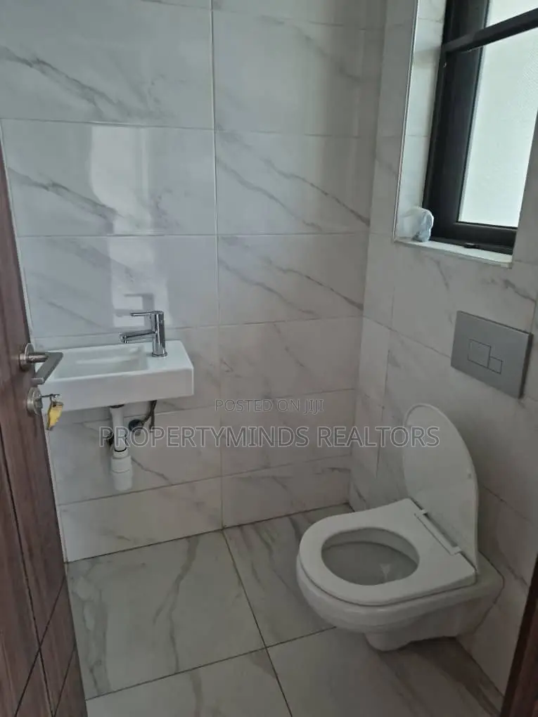 2bdrm Apartment in Perinwinkle, Lekki Phase 1 for rent