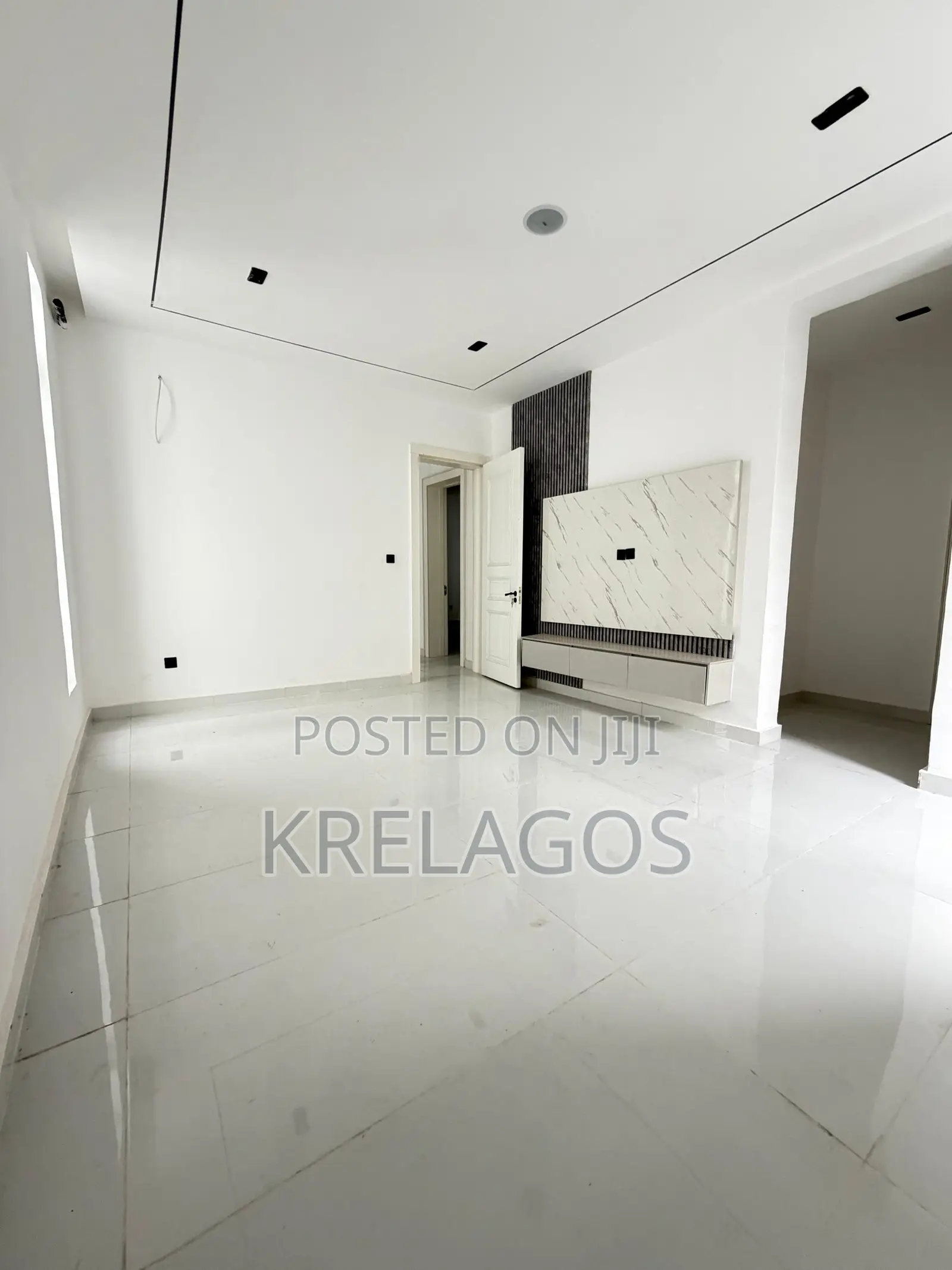 5bdrm Duplex in Ikate for sale