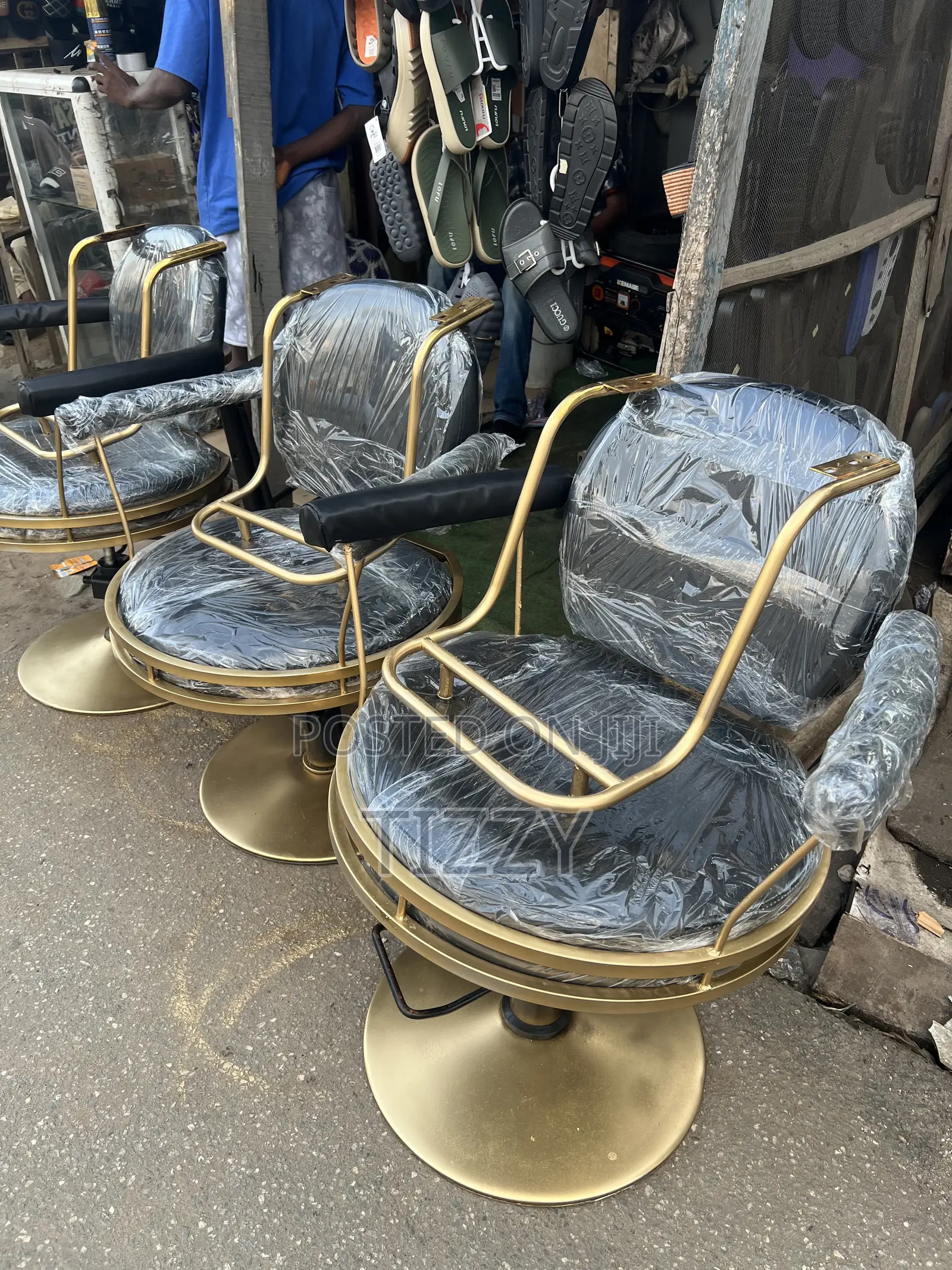 Barber Chair / Salon Chairs