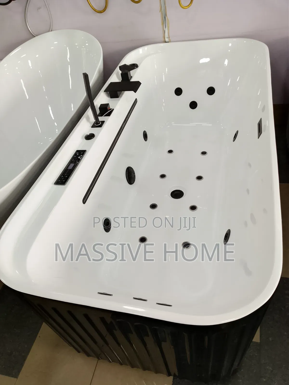 Luxury Acrylic Jacuzzi Tub With Full Accessories