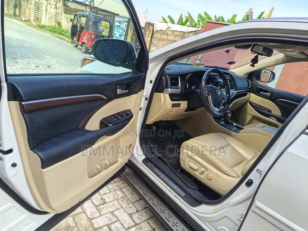 Toyota Highlander Limited 4dr SUV AWD (3.5L 6cyl 6A) 2015 White