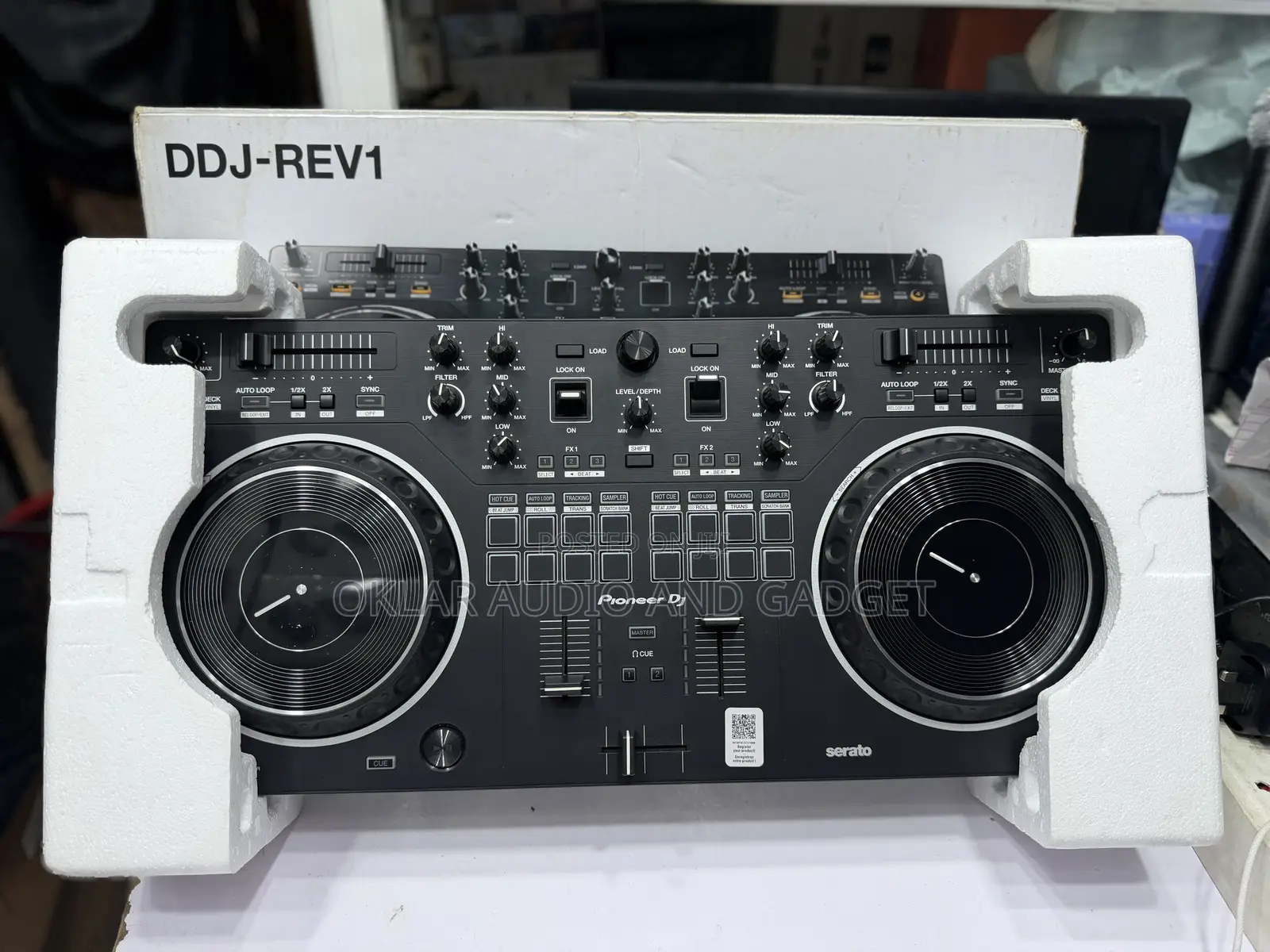 Pioneer DDJ-Rev 1 Dj Controller (Used With Carton)