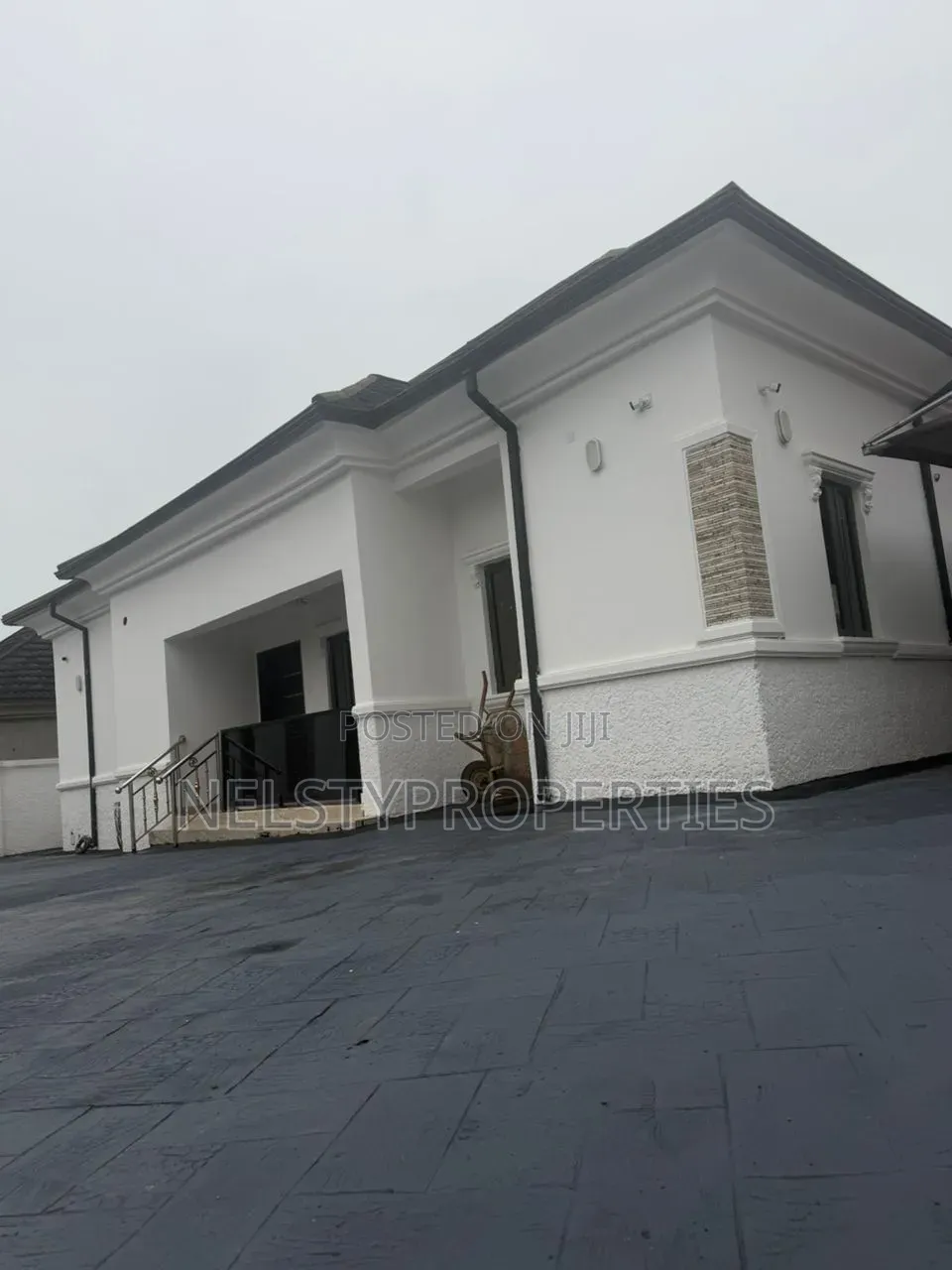 3bdrm Bungalow in Efab Queen'S, Karsana for sale