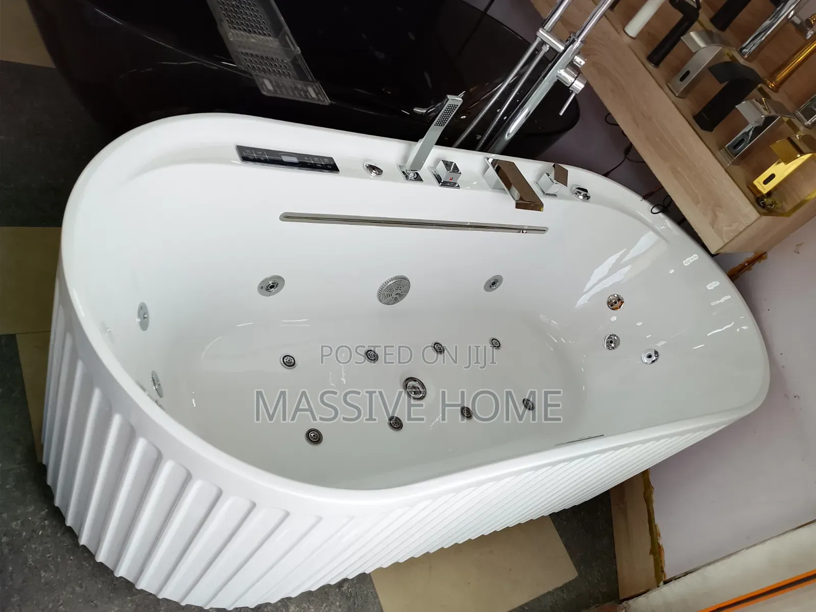Luxury Acrylic Jacuzzi Tub With Full Accessories Oval White Shape
