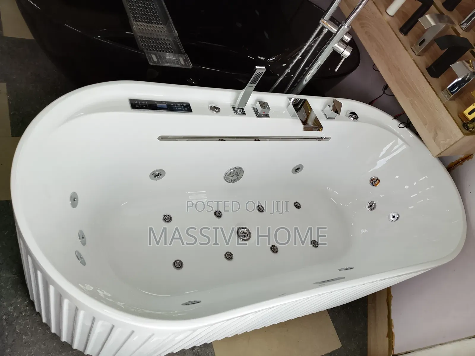 Luxury Acrylic Jacuzzi Tub With Full Accessories Oval White Shape