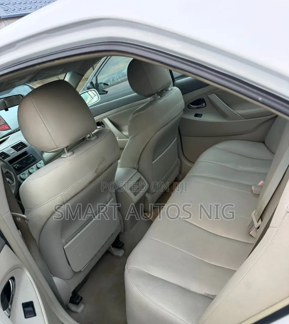 Toyota Camry LE 4dr Sedan (2.4L 4cyl 5A) 2008 White