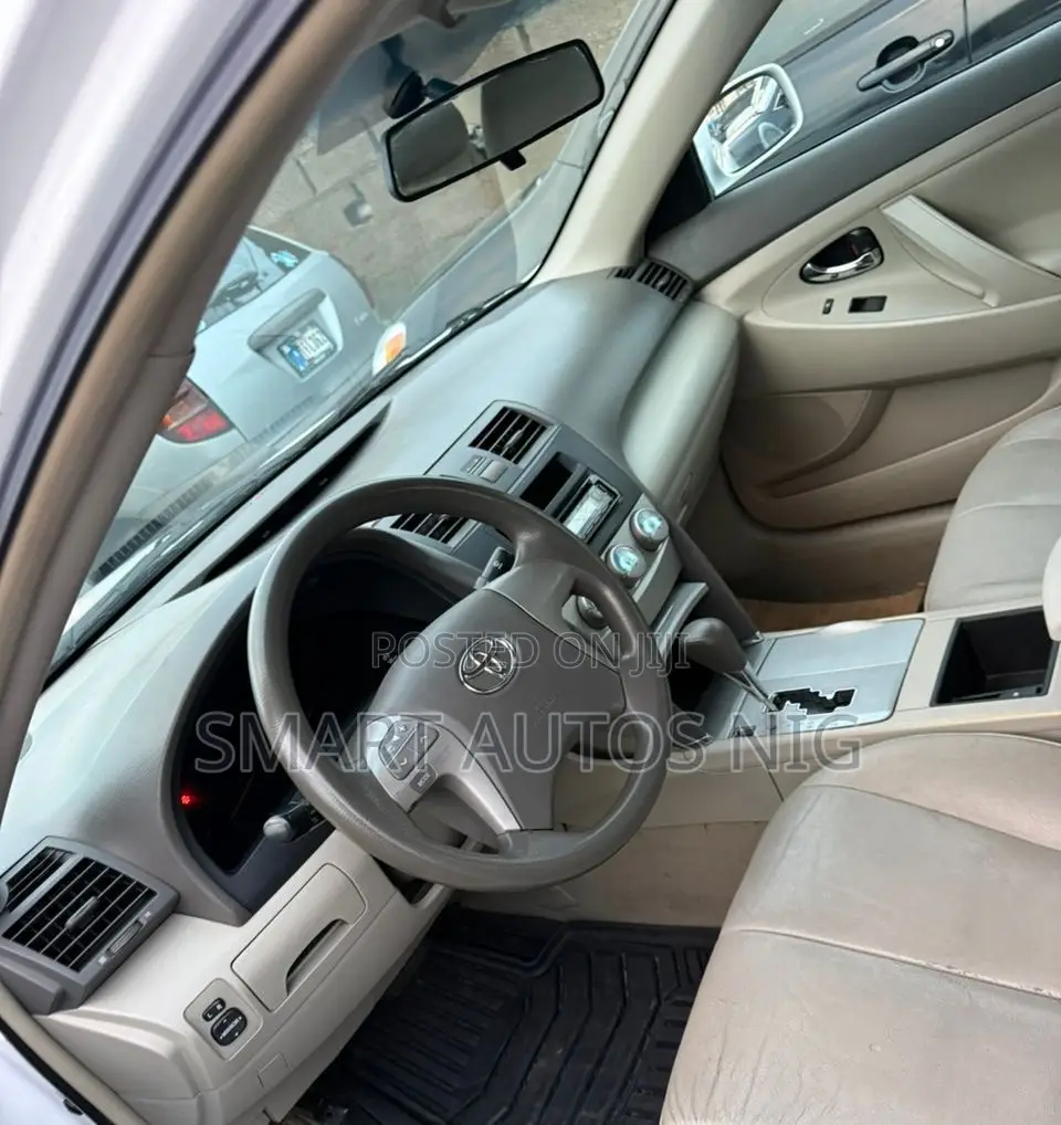 Toyota Camry LE 4dr Sedan (2.4L 4cyl 5A) 2008 White