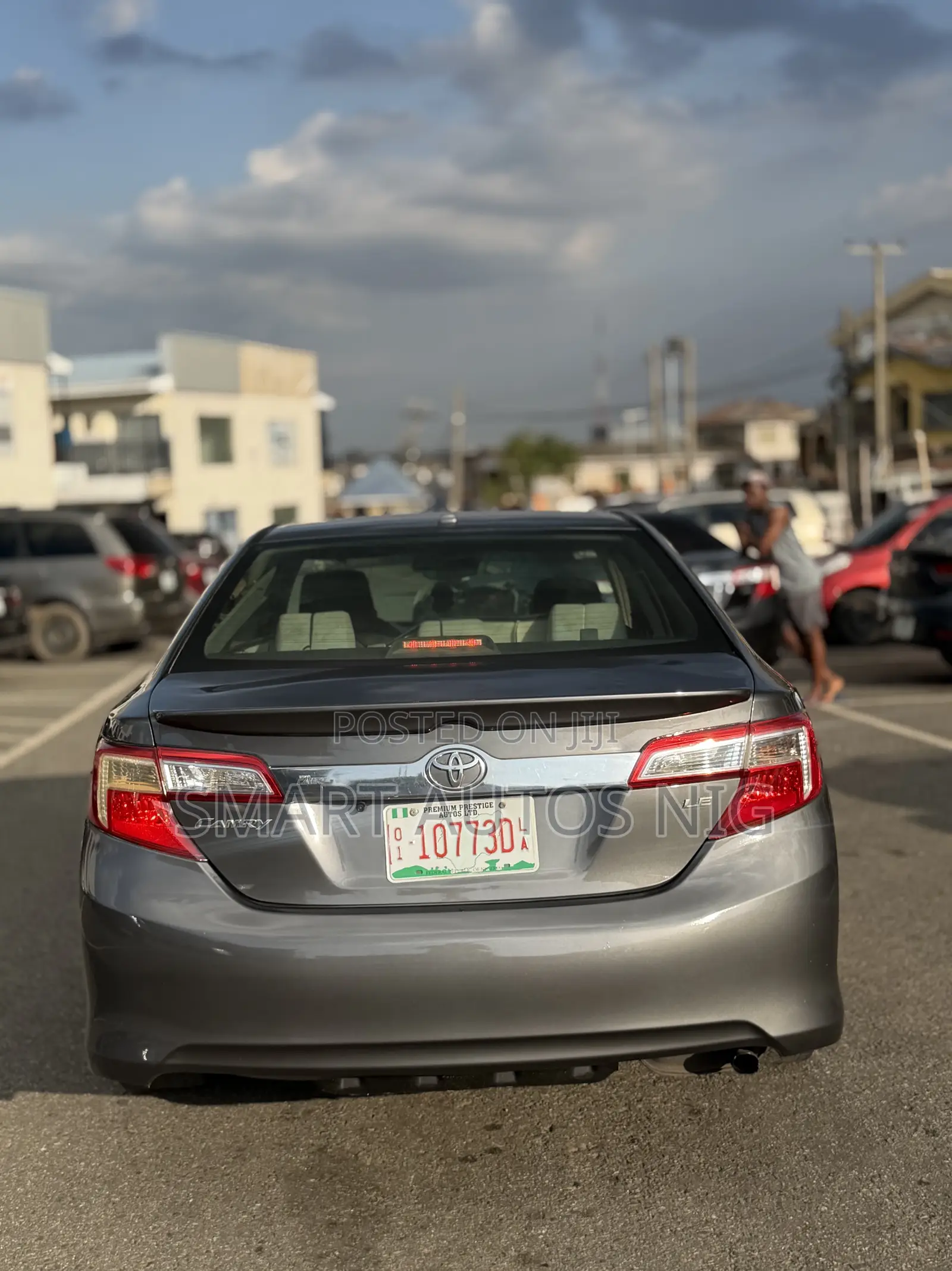 Toyota Camry LE 4dr Sedan (2.5L 4cyl 6A) 2013 Gray