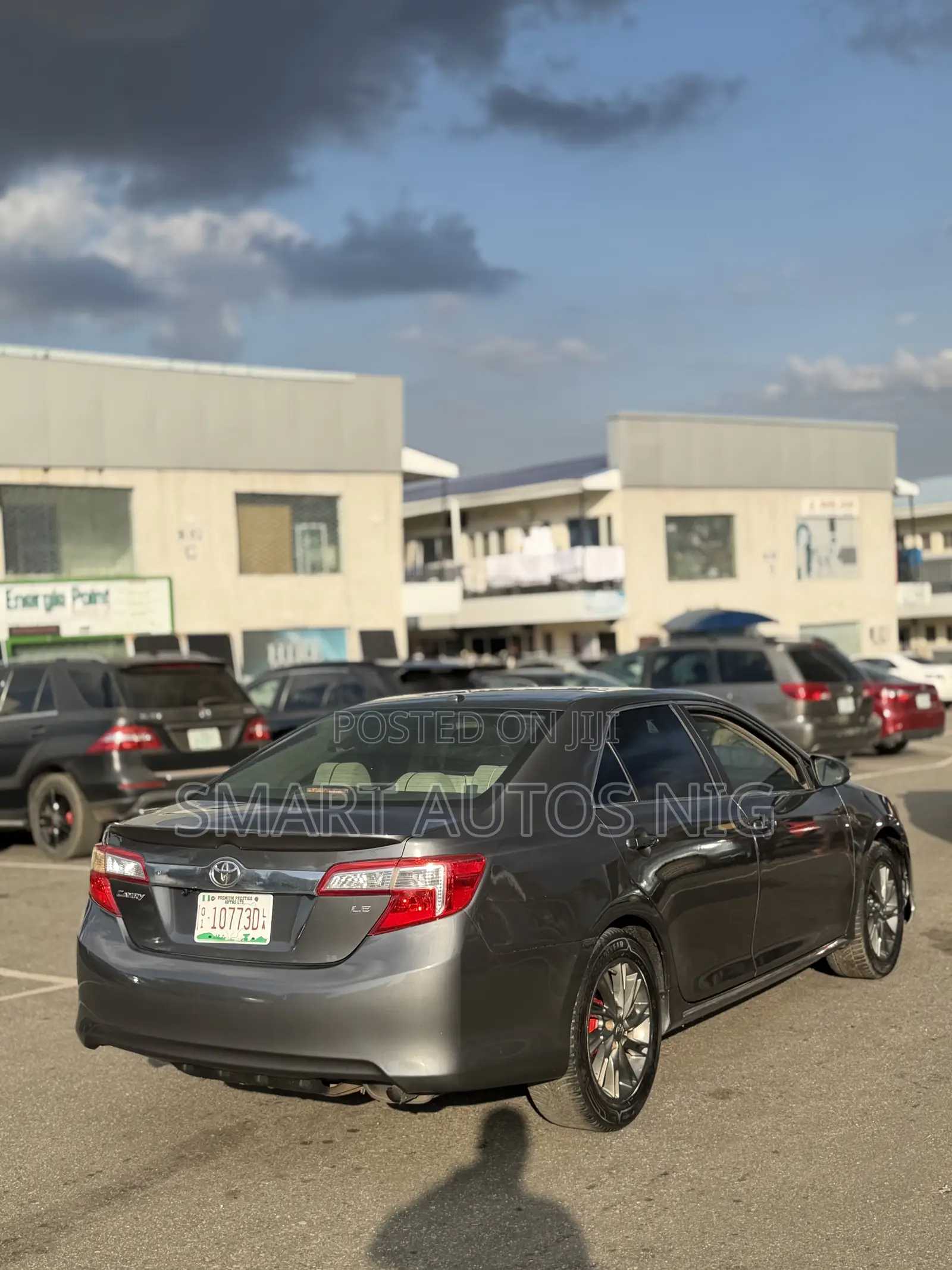 Toyota Camry LE 4dr Sedan (2.5L 4cyl 6A) 2013 Gray