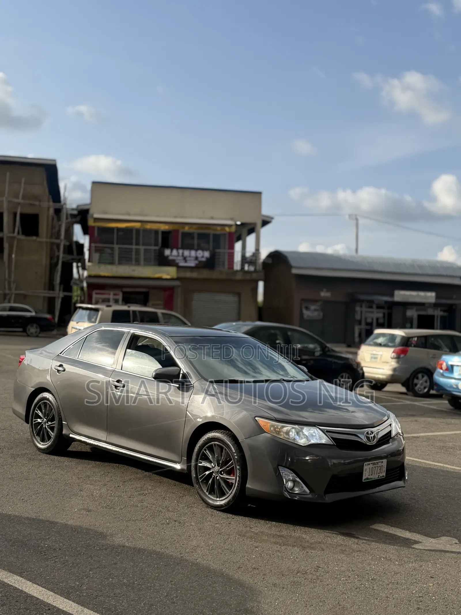 Toyota Camry LE 4dr Sedan (2.5L 4cyl 6A) 2013 Gray