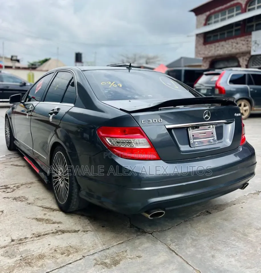 Mercedes-Benz C300 2009 Gray