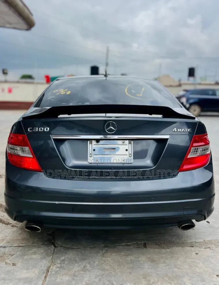 Mercedes-Benz C300 2009 Gray