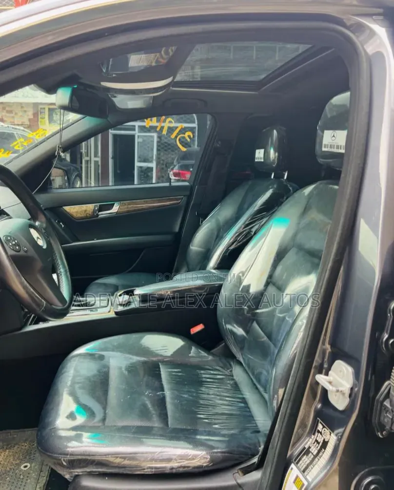 Mercedes-Benz C300 2009 Gray