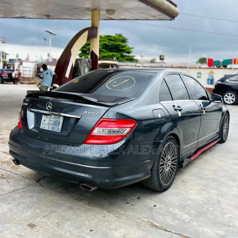Mercedes-Benz C300 2009 Gray