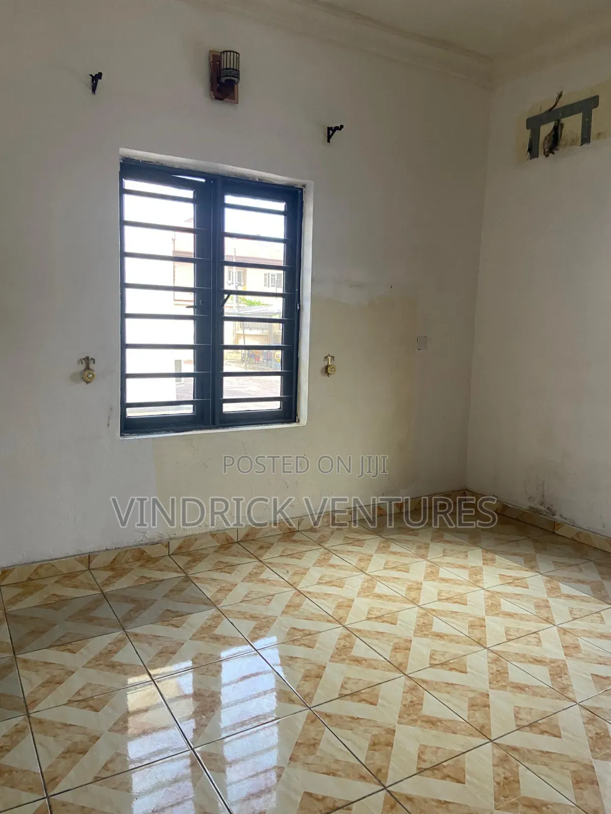 2bdrm Apartment in Mobil Road, Ilaje / Lekki for rent