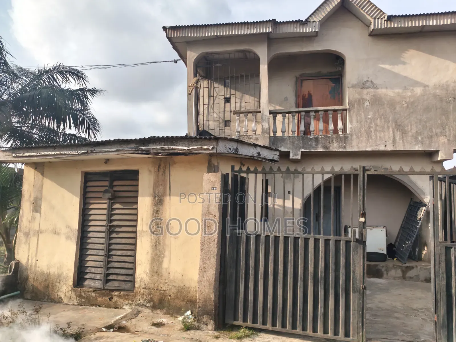 6bdrm Block of Flats in Afolabi, Igando / Ikotun/Igando for sale