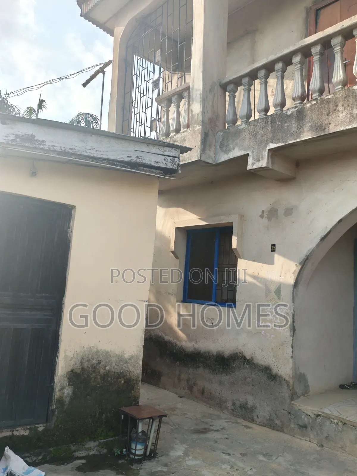 6bdrm Block of Flats in Afolabi, Igando / Ikotun/Igando for sale