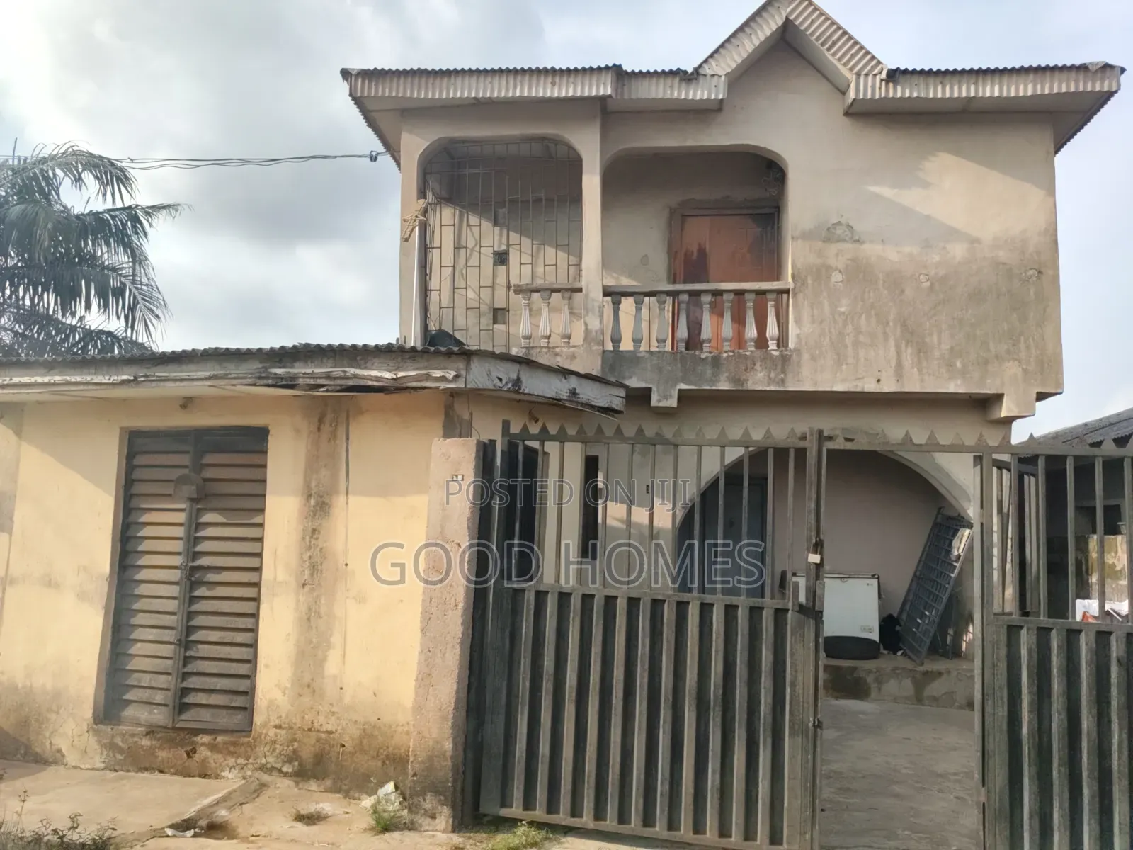 6bdrm Block of Flats in Afolabi, Igando / Ikotun/Igando for sale