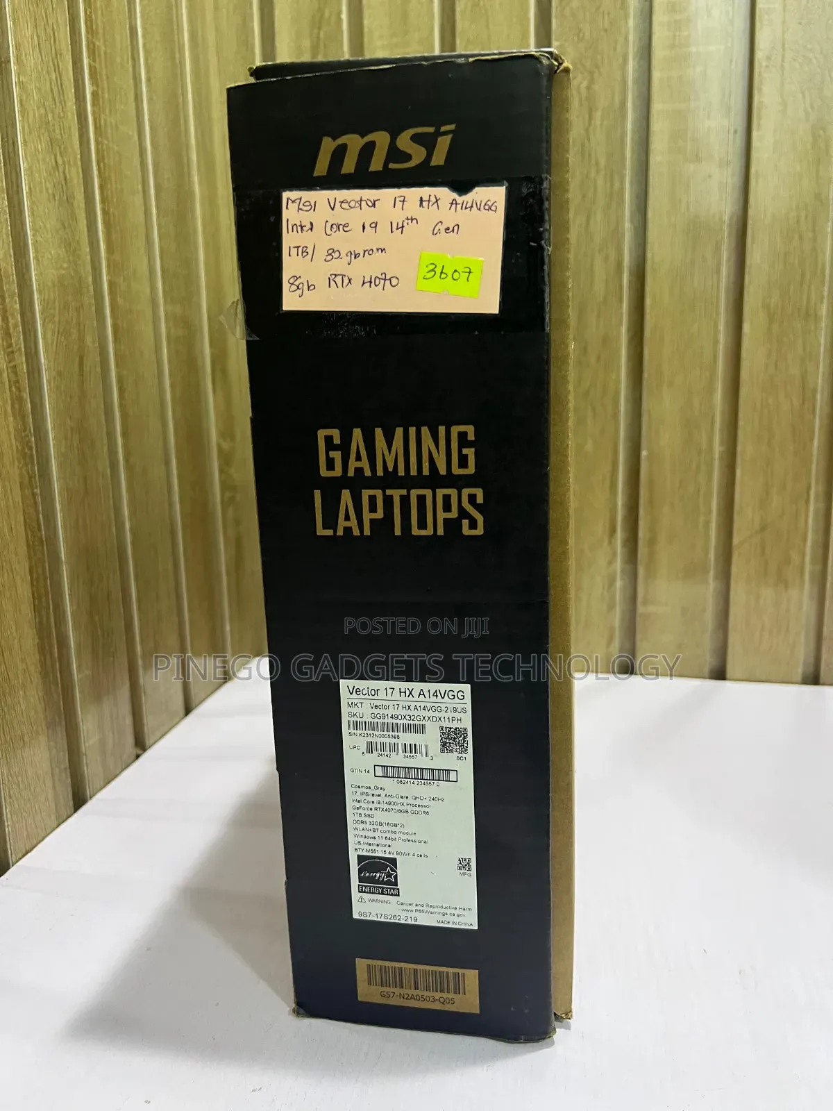 New Laptop MSI Vector 17 HX AI A2XWJG 32GB Intel Core i9 SSD 1T