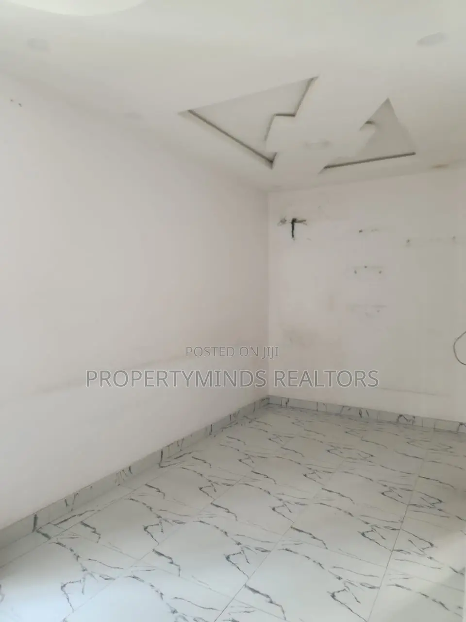 5bdrm Duplex in Osapa for rent
