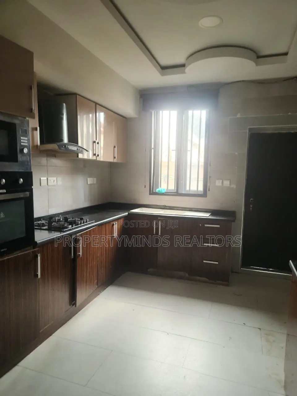 5bdrm Duplex in Osapa for rent