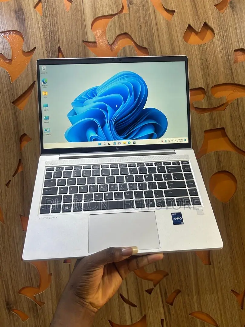Laptop HP EliteBook 640 G10 16GB Intel Core i7 SSD 512GB
