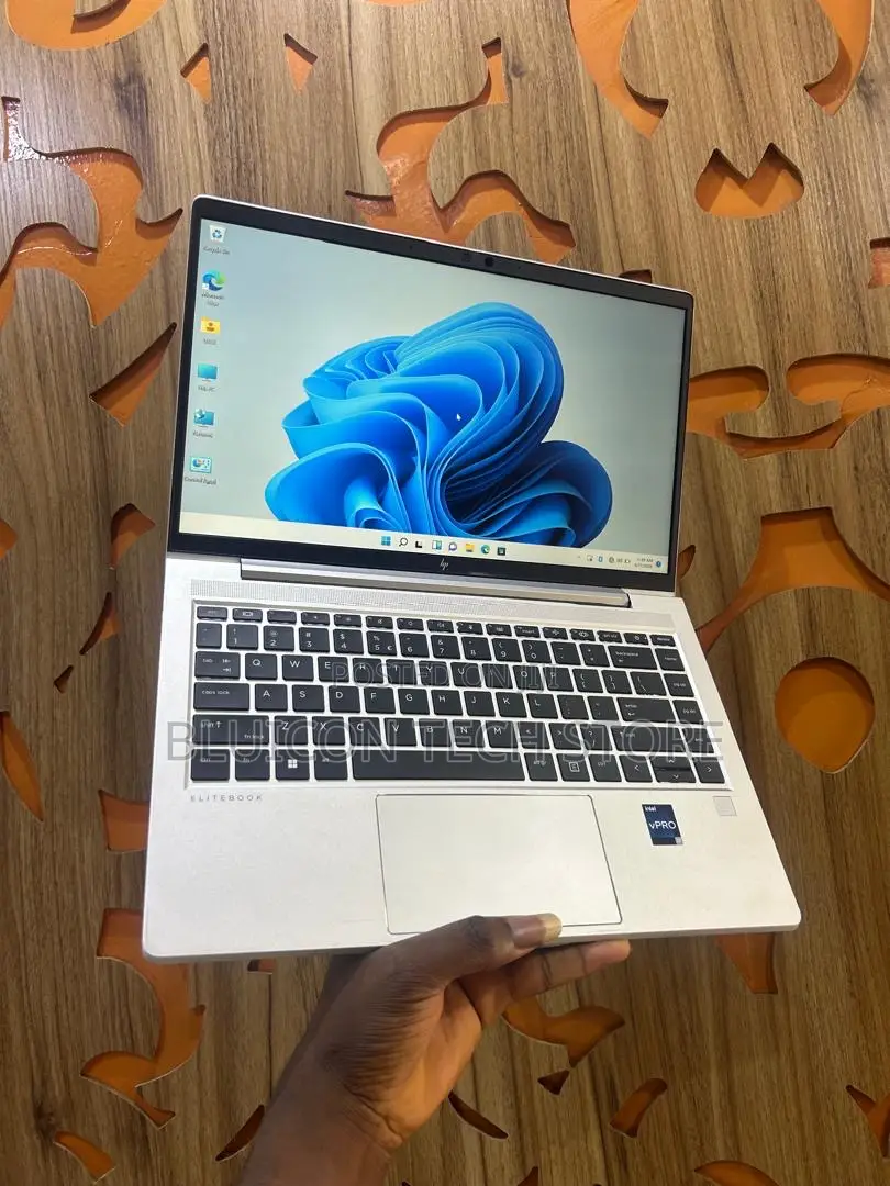 Laptop HP EliteBook 640 G10 16GB Intel Core i7 SSD 512GB