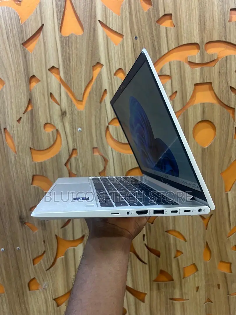Laptop HP EliteBook 640 G10 16GB Intel Core i7 SSD 512GB