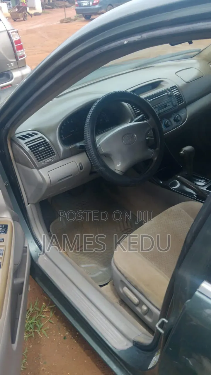 Toyota Camry 2004 Gray