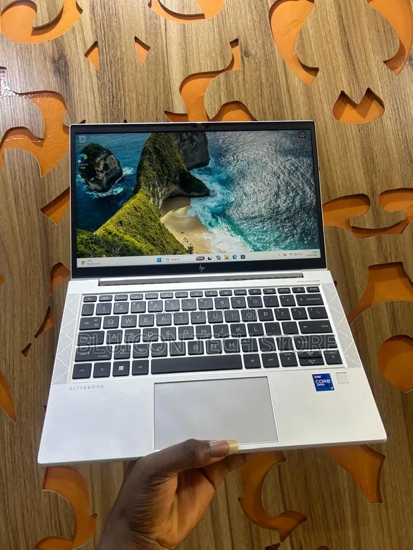 Laptop HP EliteBook 830 G8 16GB Intel Core i7 SSD 512GB