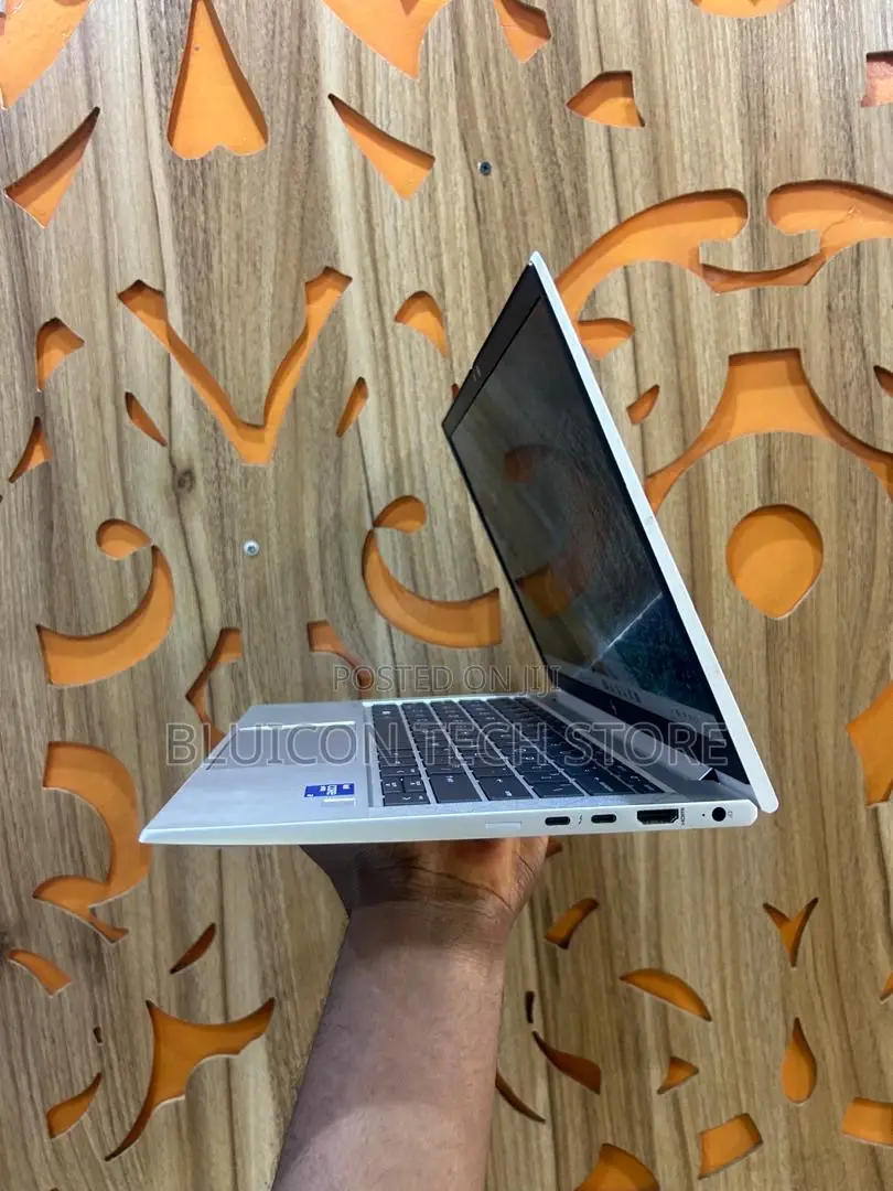 Laptop HP EliteBook 830 G8 16GB Intel Core i7 SSD 512GB