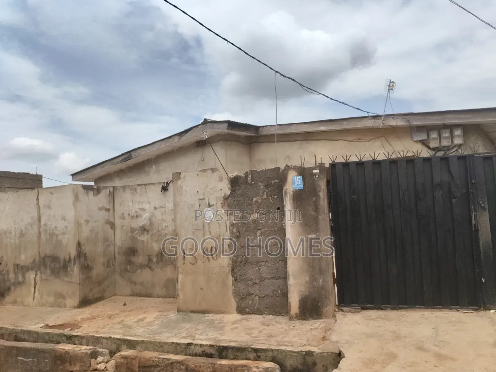 20bdrm Block of Flats in Akesan, Igando / Ikotun/Igando for sale