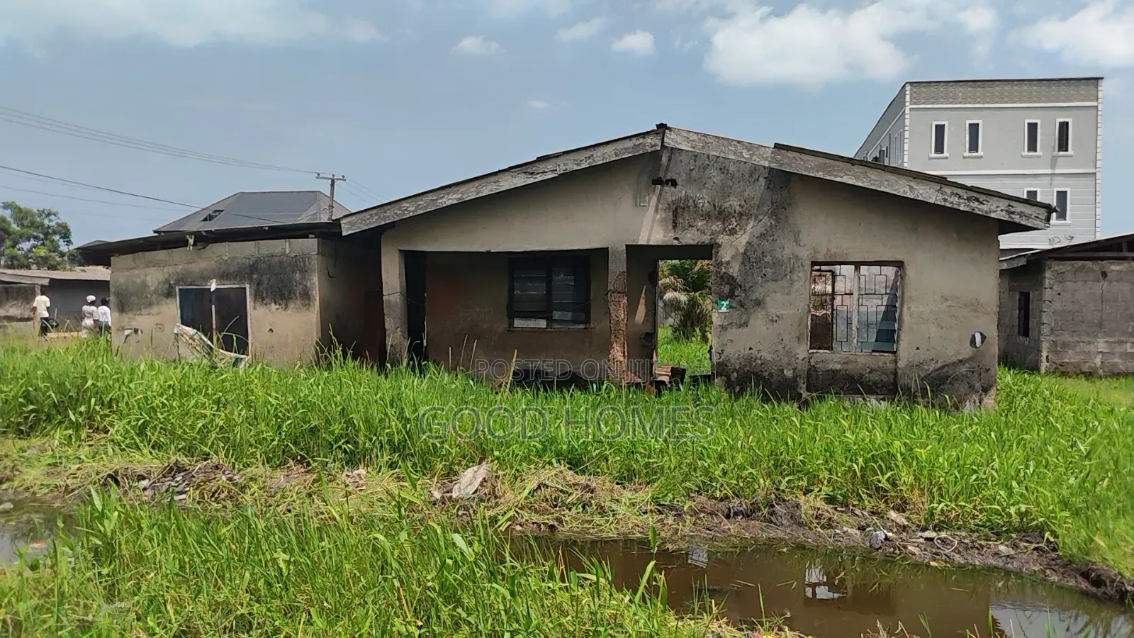 6bdrm Room & Parlour in Budebu, Ijegun for sale