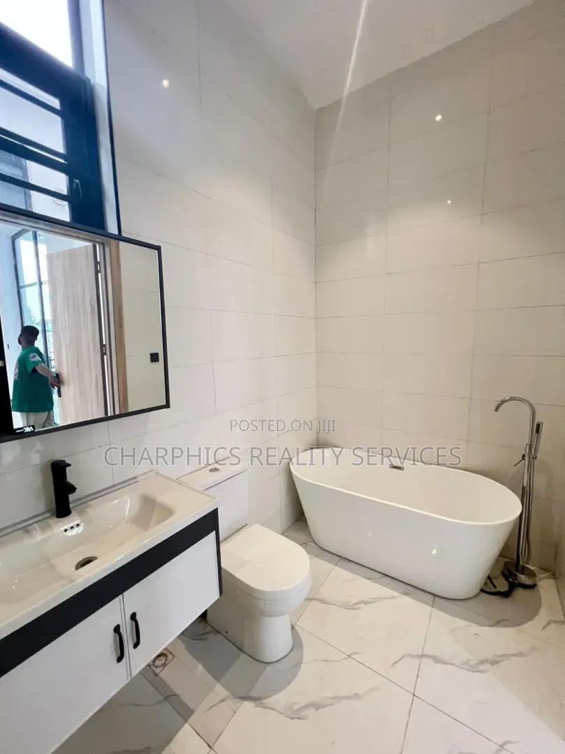 4bdrm Duplex in Off Lekki-Epe Expressway for sale
