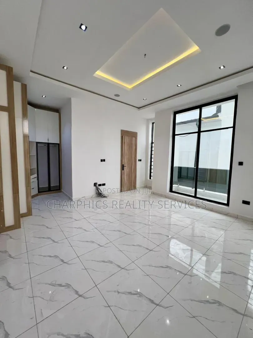 4bdrm Duplex in Off Lekki-Epe Expressway for sale