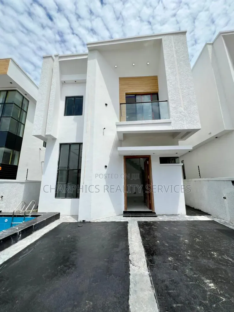 5bdrm Duplex in Chevron for sale