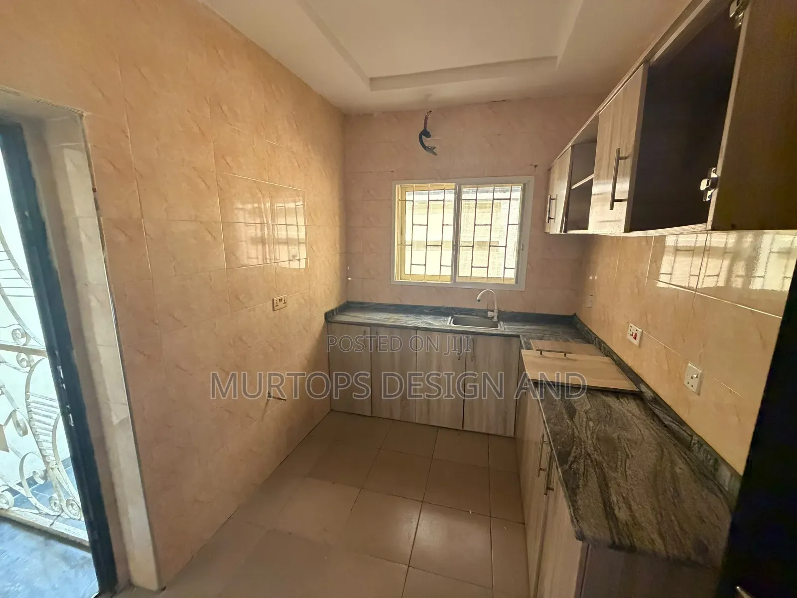 2bdrm Apartment in Lekki Phase 1 for rent