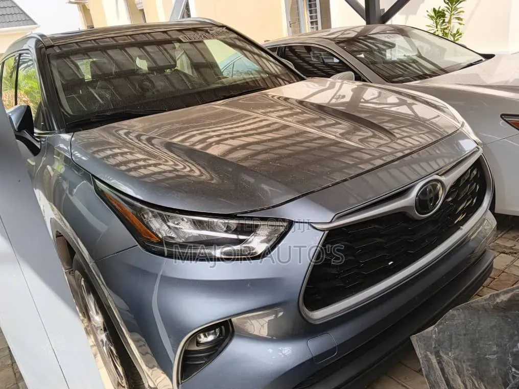 Toyota Highlander Limited FWD 2020 Gray