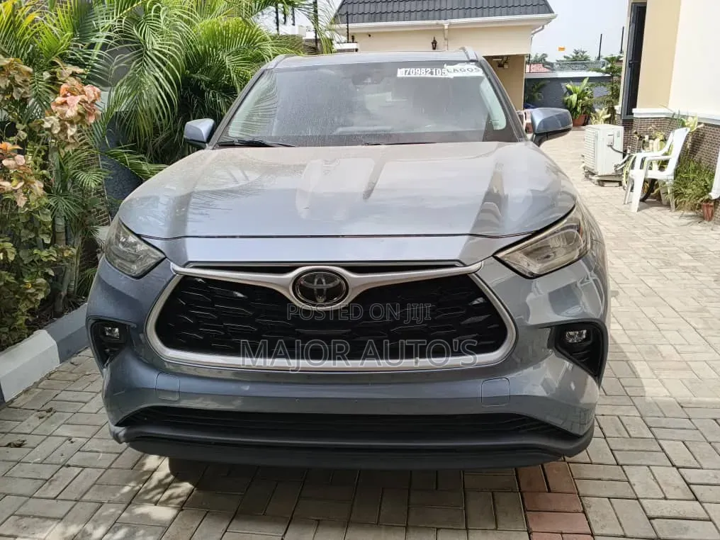 Toyota Highlander Limited FWD 2020 Gray