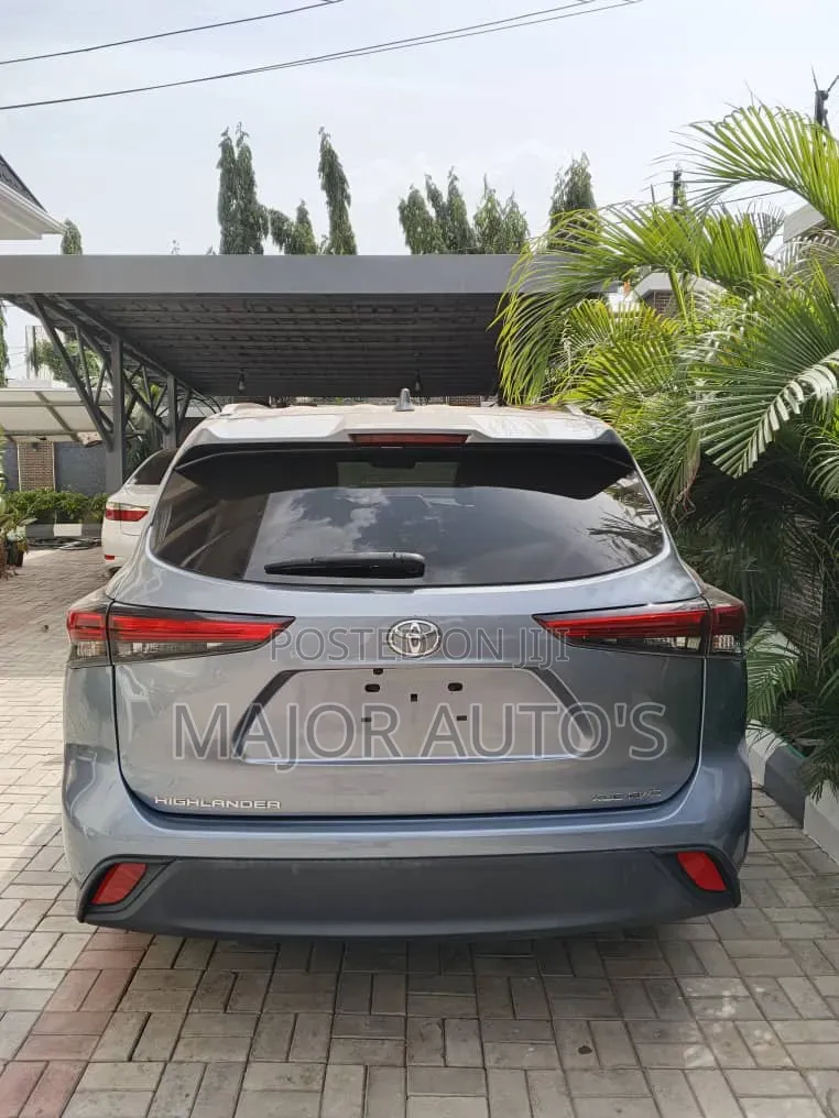 Toyota Highlander Limited FWD 2020 Gray