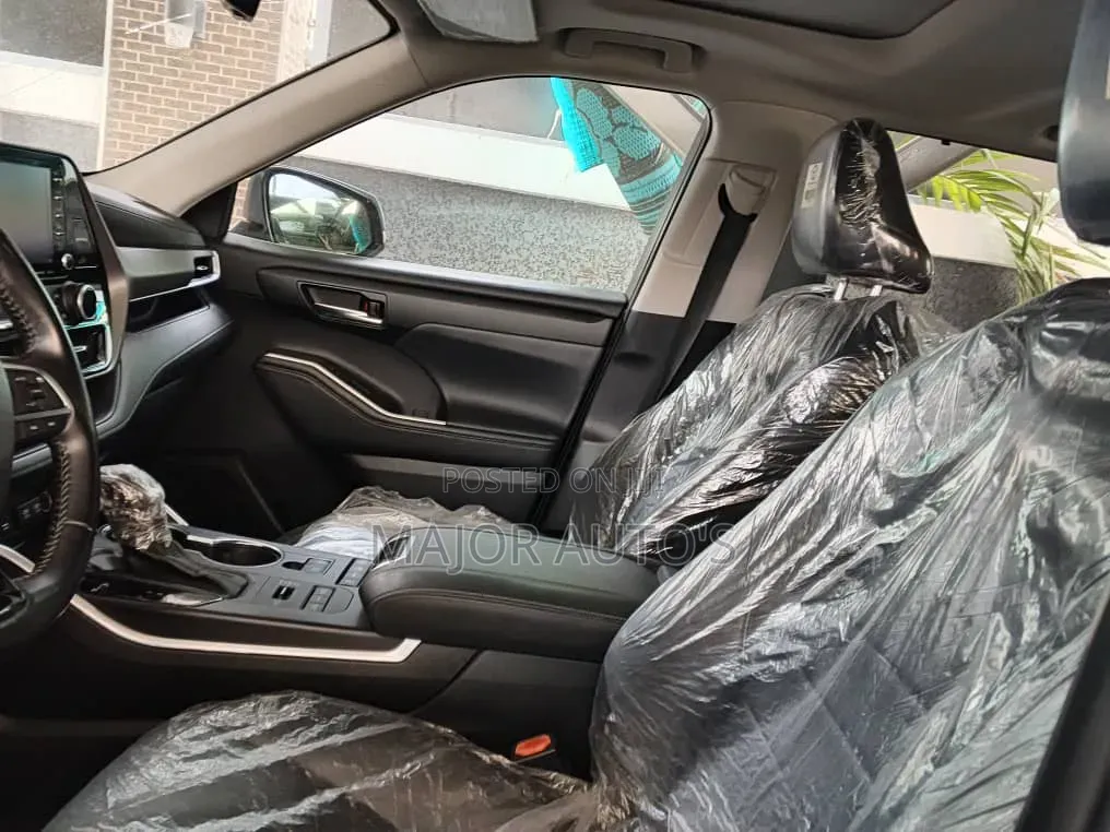 Toyota Highlander Limited FWD 2020 Gray