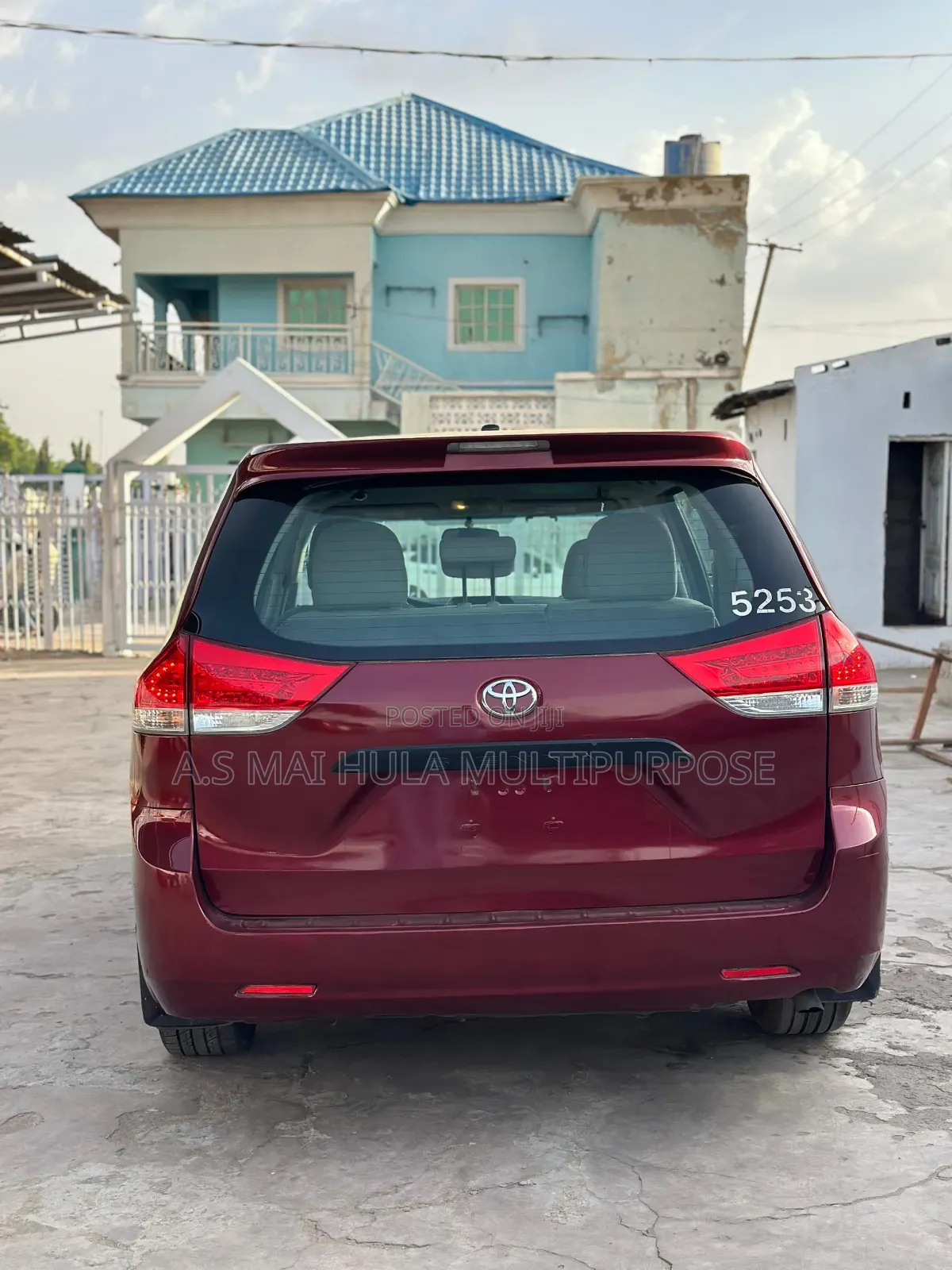 Toyota Sienna 2012 Red