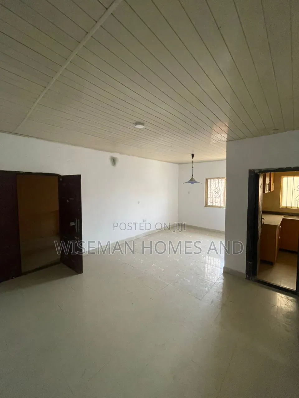 Mini Flat in Opposite Crown for rent